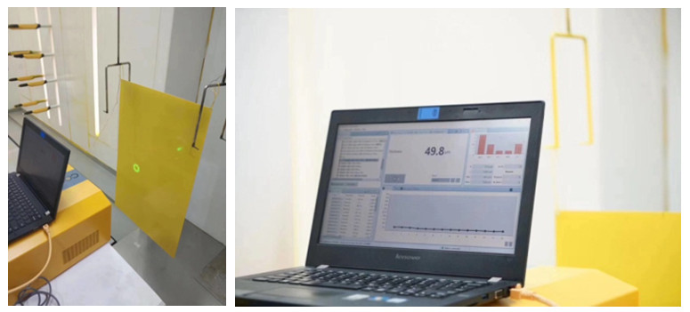 使用涂魔师在线测厚仪非接触无损测量喷涂后未固化的样品